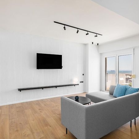 Celine By Halu!, Spacious Apartments Next To Business Hub Szaloniki Kültér fotó